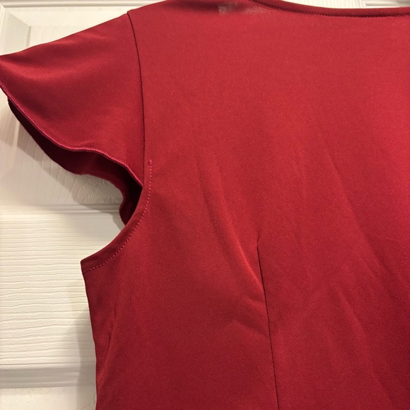 Y2K Burgundy Women's Top with Flutter Sleeves & Flattering Silhouette - Picture 7 of 8